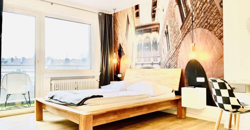 Immobilien Friederich Aachen Expose Schlafzimmer mit Balkon