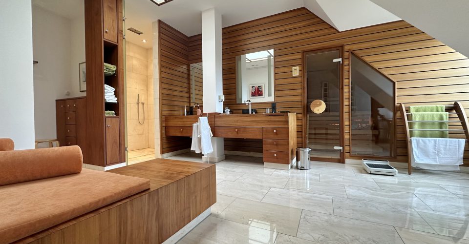Badezimmer mit Sauna