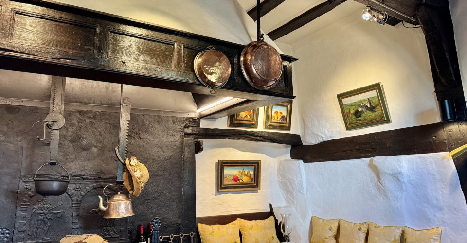 Eingangsbereich mit Kamin