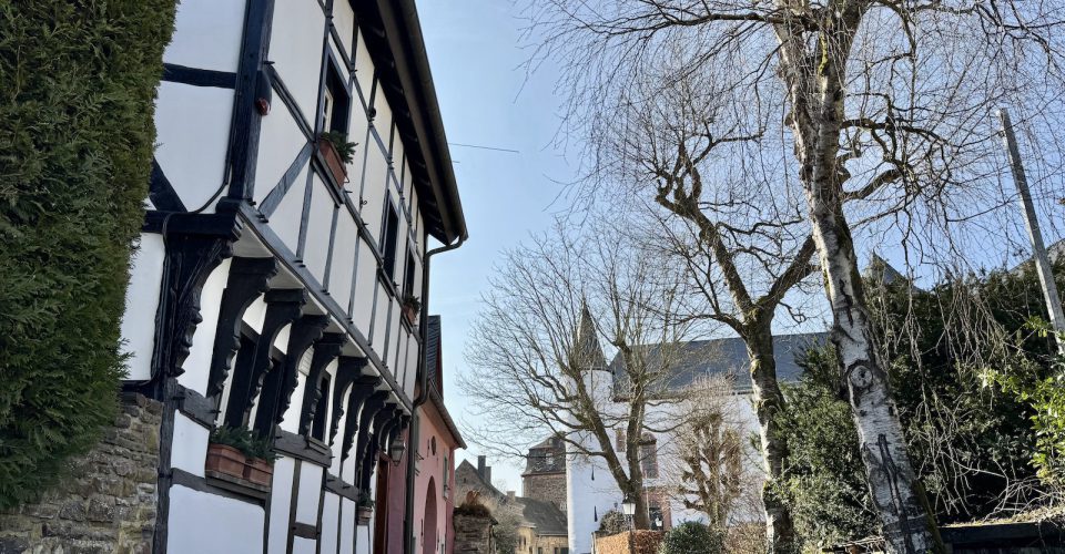 Seitenansicht/ Einfahrt