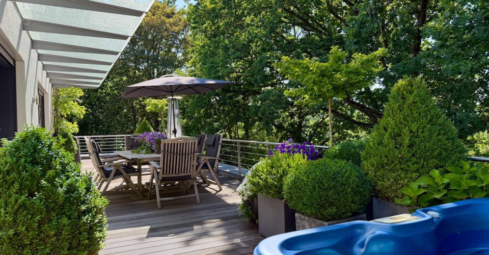 West-Terrasse mit Whirpool